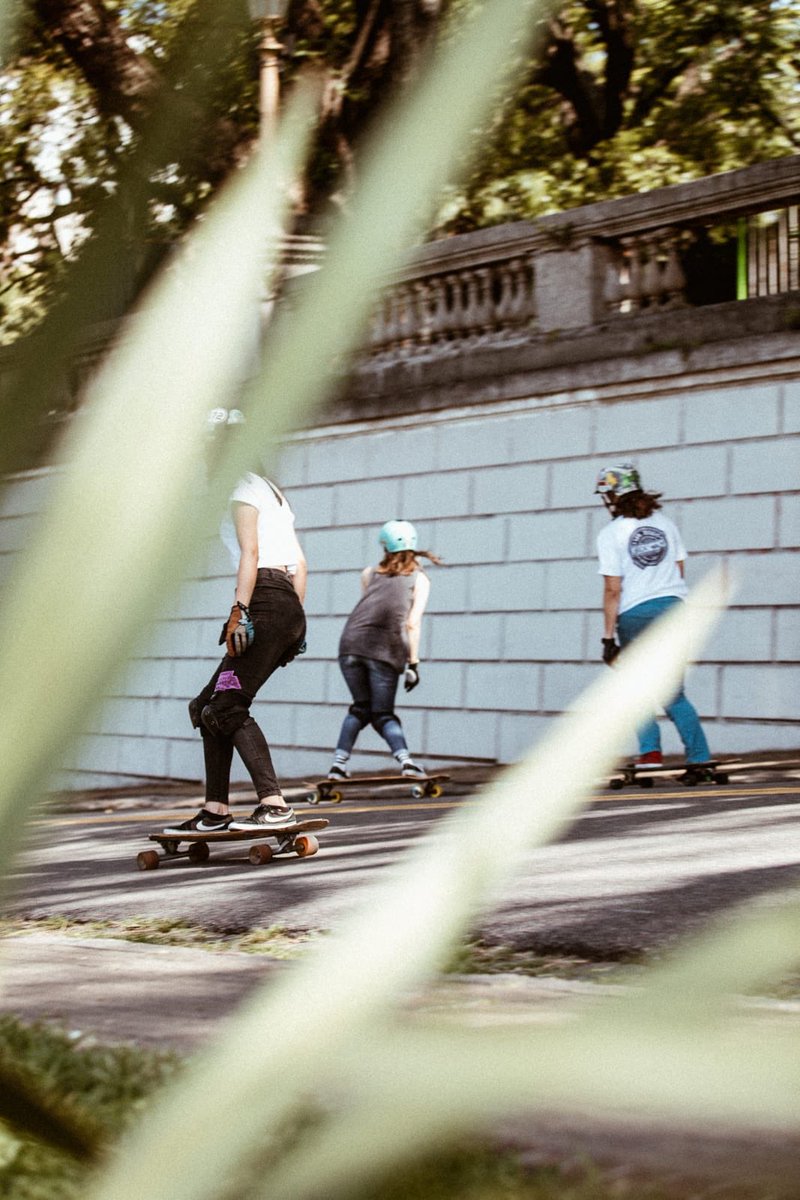 longboardgirls's tweet photo. Better together 🌈
Kicking off the week with LGC Argentina 🤜🏽🤛🏽✨ 
📸@aggyferrari 

#longboardgirlscrew #HappyMonday https://t.co/CiFegf9vYr