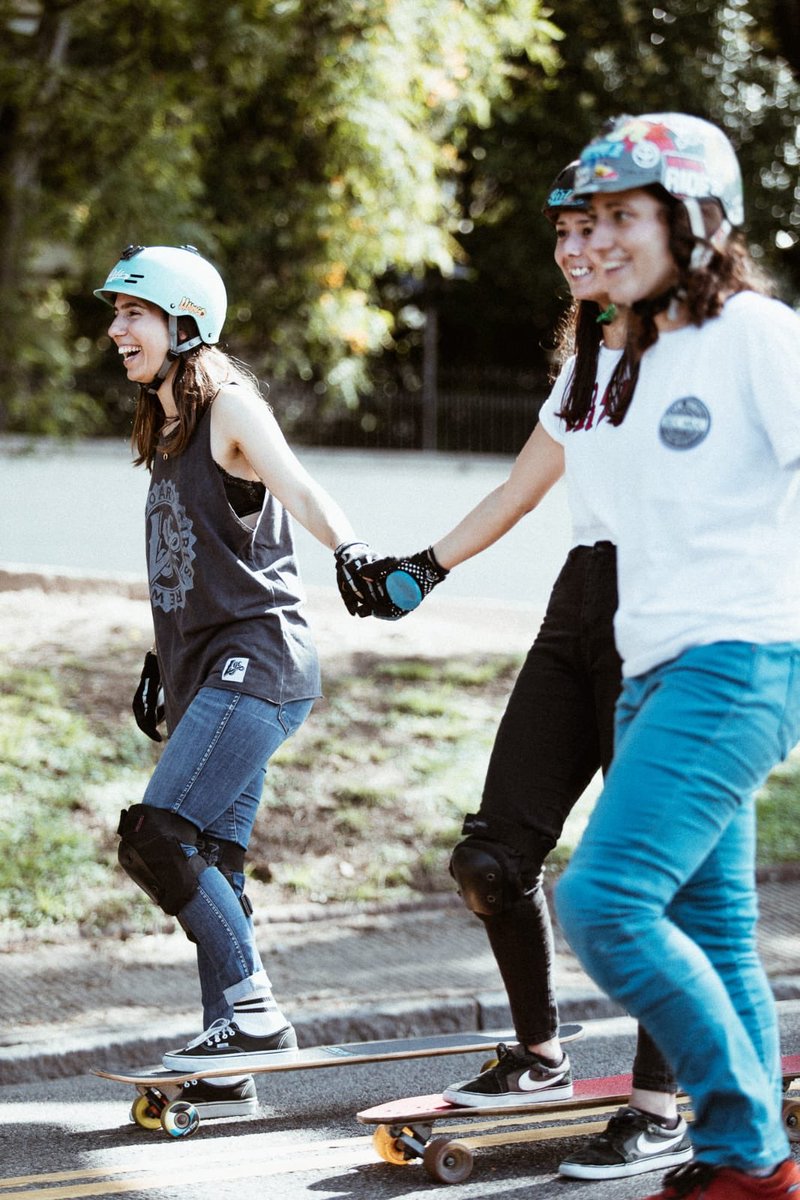 longboardgirls's tweet photo. Better together 🌈
Kicking off the week with LGC Argentina 🤜🏽🤛🏽✨ 
📸@aggyferrari 

#longboardgirlscrew #HappyMonday https://t.co/CiFegf9vYr