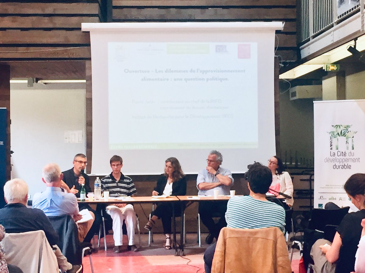 EquitableFrance's tweet photo. À l’occasion de la #SEDD, ouverture de la table ronde sur les dilemmes de l’approvisionnement alimentaire, les enjeux du #DéveloppementDurable avec @Revue_RIED
#ESS #ChangeonsNosEchanges https://t.co/rJIBpx7GqS