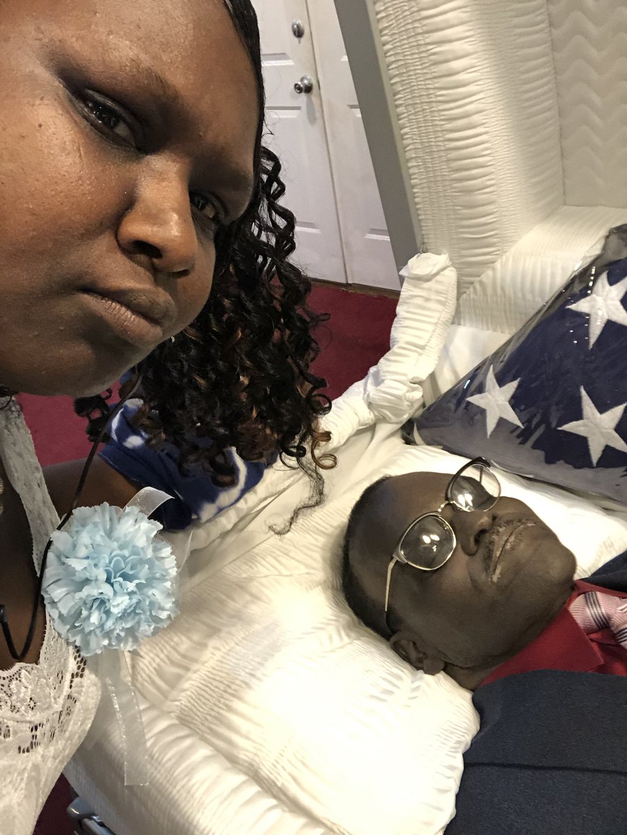 Yolanda71208562's tweet photo. Can anyone help me pay for my dad funeral? He was a vet and did not have insurance the VA will only pay for the Plot and headstone and the funeral home will not let me make an pay arrangement if you can help me Paypal is PATRICELOVE2019@Yahoo.com I am 500$ short https://t.co/ujcJfTZYI9