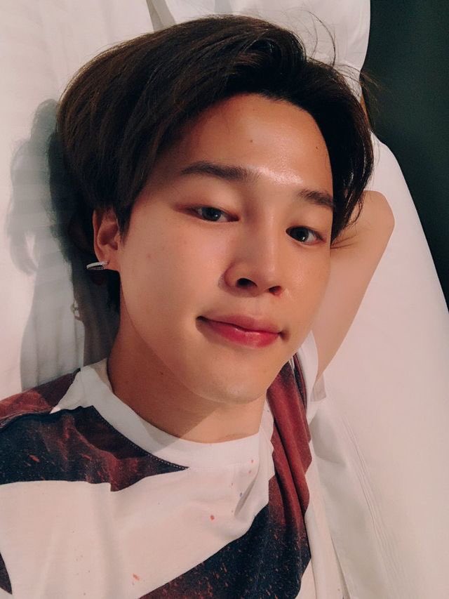 die_amond0's tweet photo. #ARMYSelcaDay #ARSD https://t.co/PoXaPOo6ym
