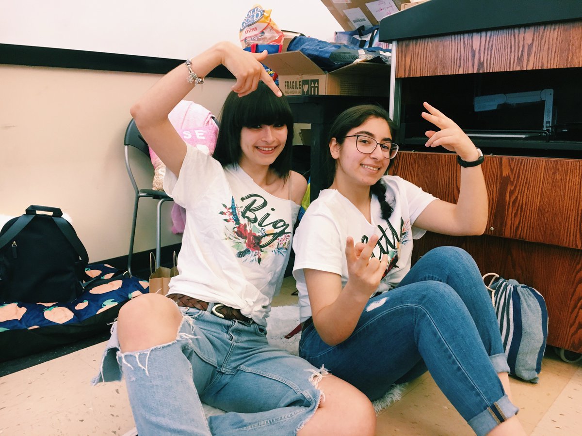 PhiSigmaPiMSU's tweet photo. Happy summer! The alpha iota chapter hopes that you are having a restful and fun summer so far💜💛 https://t.co/jP1xYJhb20