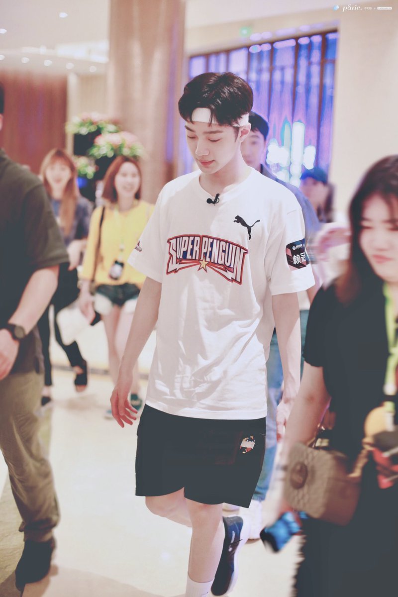 pluie0923's tweet photo. 190603 录制下班

#라이관린 #賴冠霖 #LaiKuanlin https://t.co/0o6JVDf22g