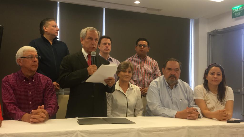 PRDMexico's tweet photo. Con unidad y compromiso con Puebla en el PRD apoyamos a nuestro candidato @ECardenasPuebla. Impulsamos el cambio y lo seguiremos haciendo. @KarenQuirogaA @ferbelaunzaran #PRDAvanza https://t.co/2RU7yAfjqC