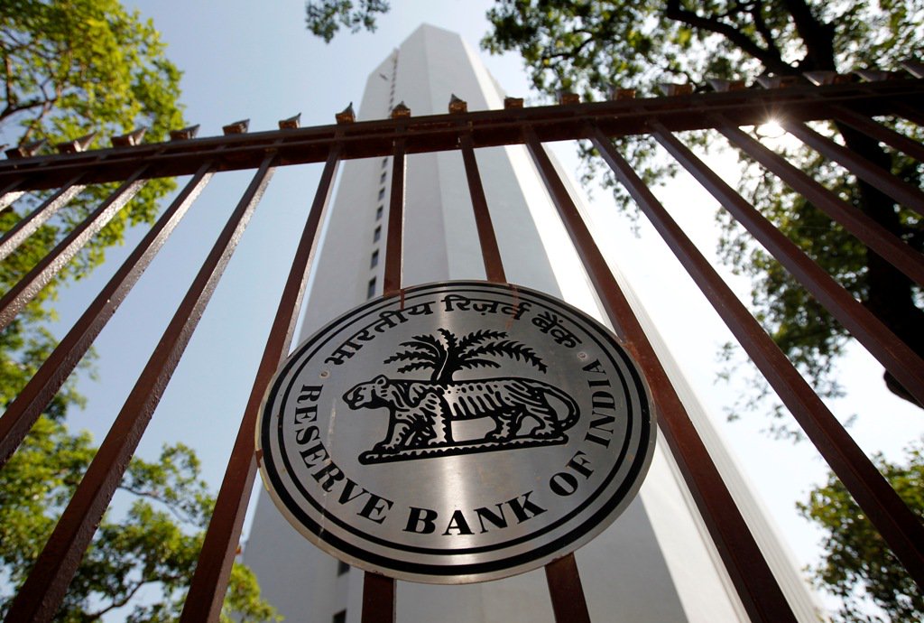 ians_india's tweet image. #BreakingNews: #RBI bars auditor #SRBatliboi from handling #bankaudits in FY20

Photo: IANS