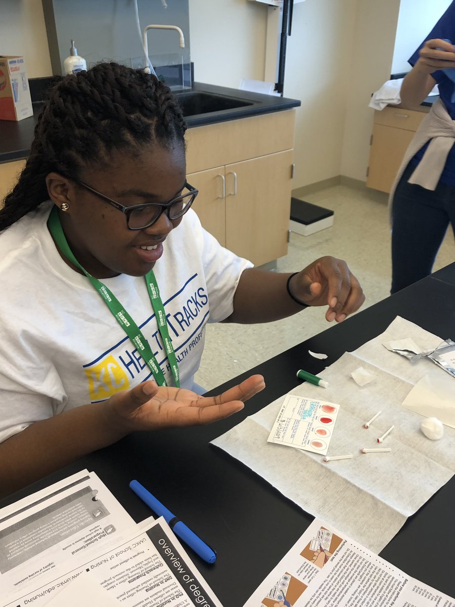 KCHealthTracks's tweet image. Blood typing at KC HealthTracks externship.