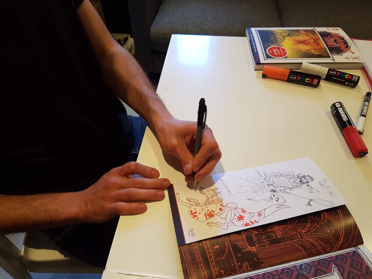TheNEBstudio's tweet photo. Dédicaces croisées ce weekend avec @mathieubablet et @jafneb + @gabriel.amalric de #TheNEB à la librairie  les @9Mondes à #villefranchesursaone ! 
Kyoko du tome 3 de #MidnightTales était à l'honneur.
Les #kréma aussi... :)

@ankama_editions @label619 https://t.co/8kry7OkvnP