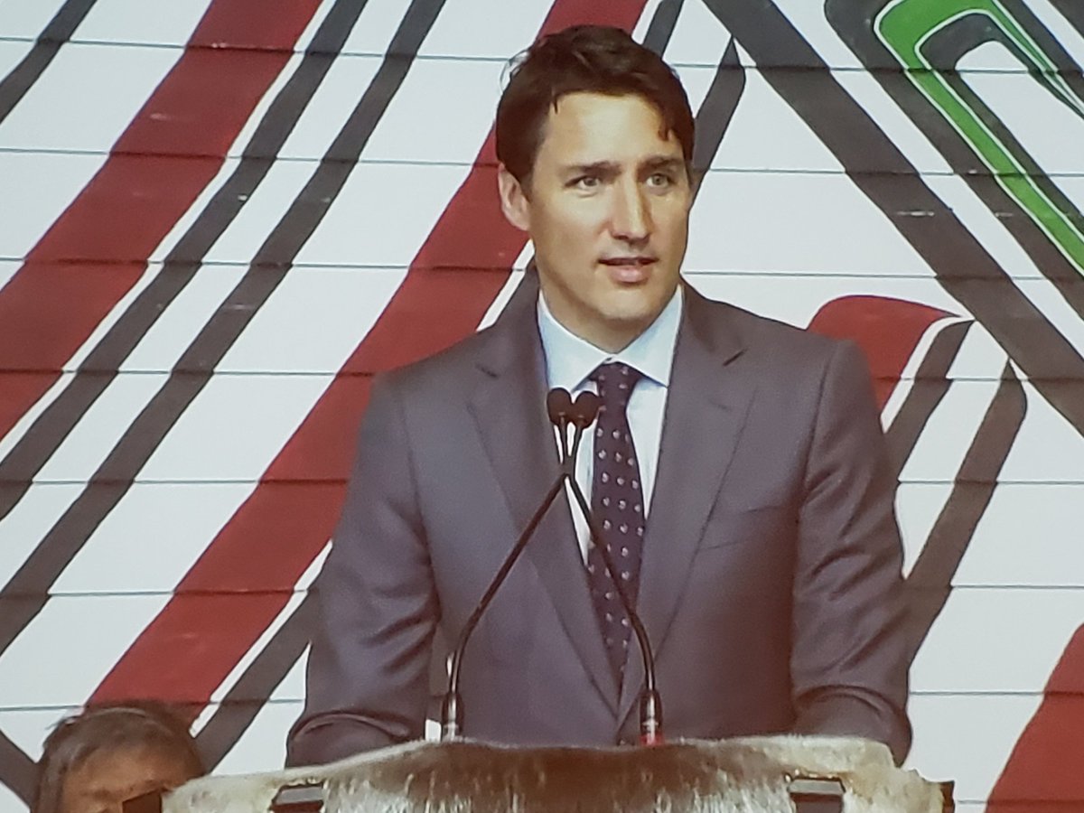 At #MMIWG Nat Inq closing ceremony <a href="/CanadianPM/">Prime Minister of Canada</a> <a href="/JustinTrudeau/">Justin Trudeau</a> says, of #MMIWG : "our justice system has failed them"