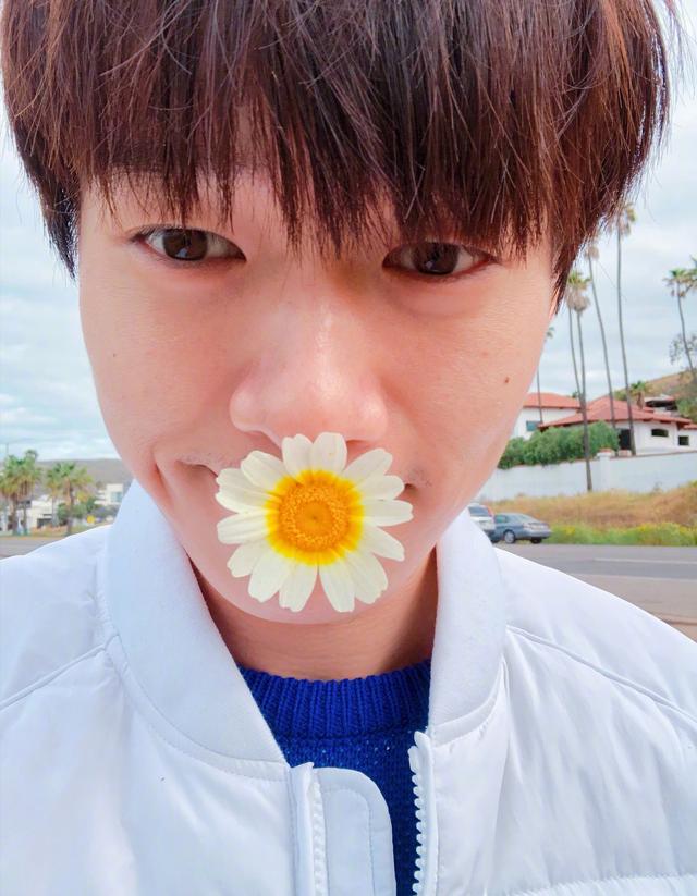 edwinzhang's tweet photo. 有一种综艺叫魏大勋和他的CP们 https://t.co/AIEh8d1Nip https://t.co/wTCMkNN821