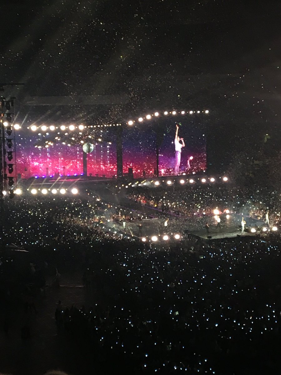HanmiGallery's tweet image. Massive congratulations to BTS for performing two amazing concerts at Wembley Stadium over the weekend. We are so proud of them for spreading Korean language and culture in the UK. Here are some of our pictures from Day 1

#BTSatWembley @BTS_twt @bts_bighit