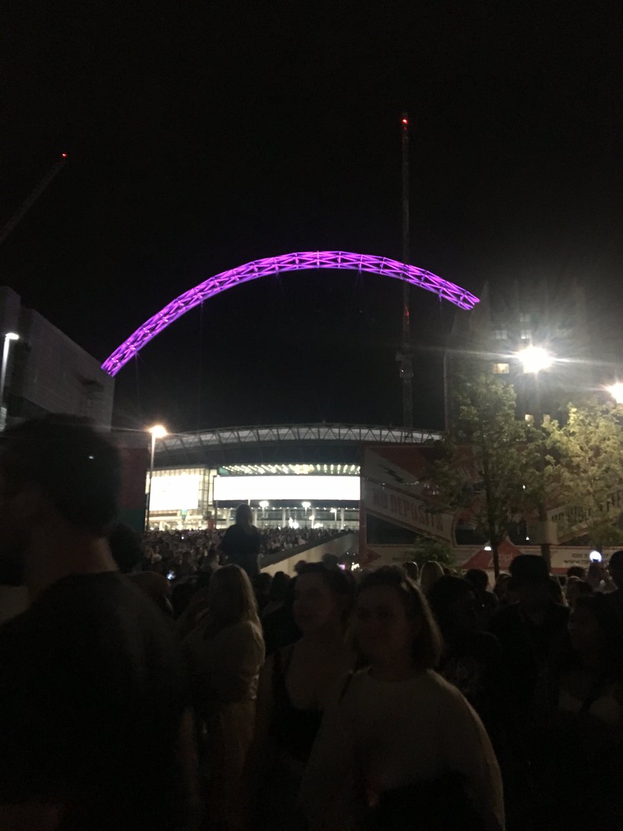 HanmiGallery's tweet image. Massive congratulations to BTS for performing two amazing concerts at Wembley Stadium over the weekend. We are so proud of them for spreading Korean language and culture in the UK. Here are some of our pictures from Day 1

#BTSatWembley @BTS_twt @bts_bighit