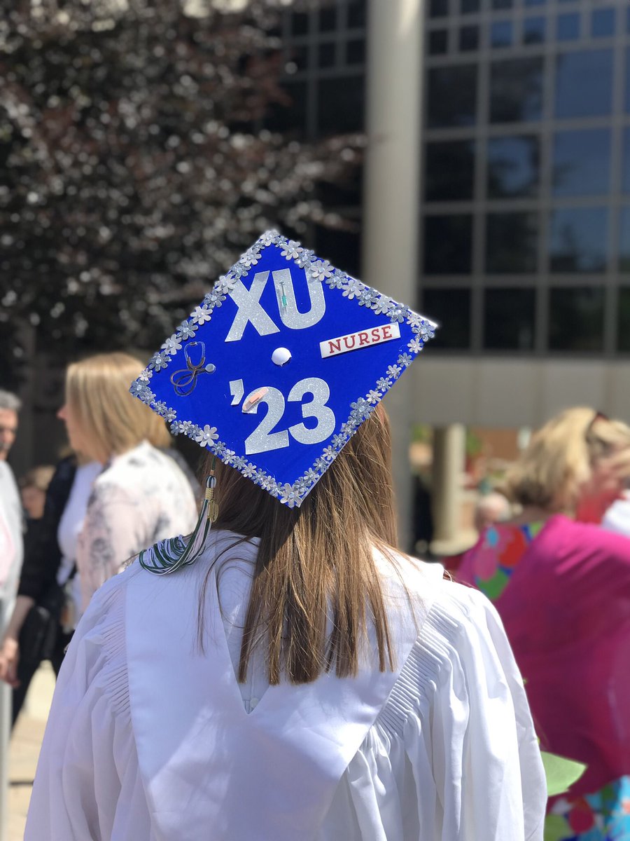 nattoweson's tweet photo. The shoulders in the gowns were a little much for me but what're you gonna go?? #classof2019 #xavierbound https://t.co/hysmczBVEF