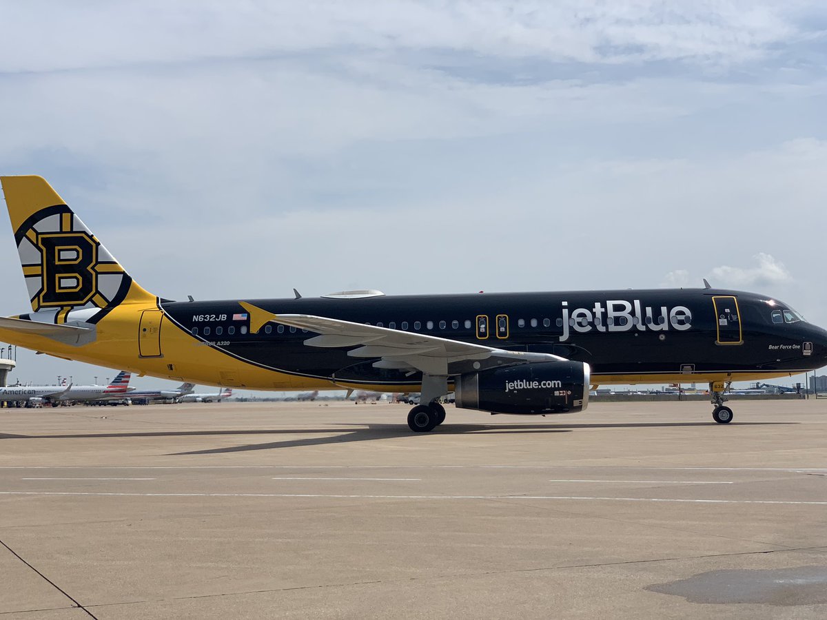 JetBlueDFW's tweet image. This @JetBlue @NHLBruins plane stopped by and visited us here in @DFWAirport. Full of happy customers inbound and outbound. #NHLPlayoffs #NHL good luck tonight!!