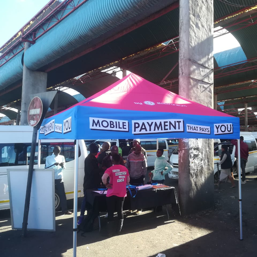 Electroneum_SA's tweet photo. The team in South Africa was out in force over the weekend! Pinetown's Taxi drivers loved ETN for its safety and convenience ... and of course, residents were loving free taxi rides paid for in ETN! 🚕🚐

#Electroneum #ETN #ETNEverywhere https://t.co/vnDU3kxSDX