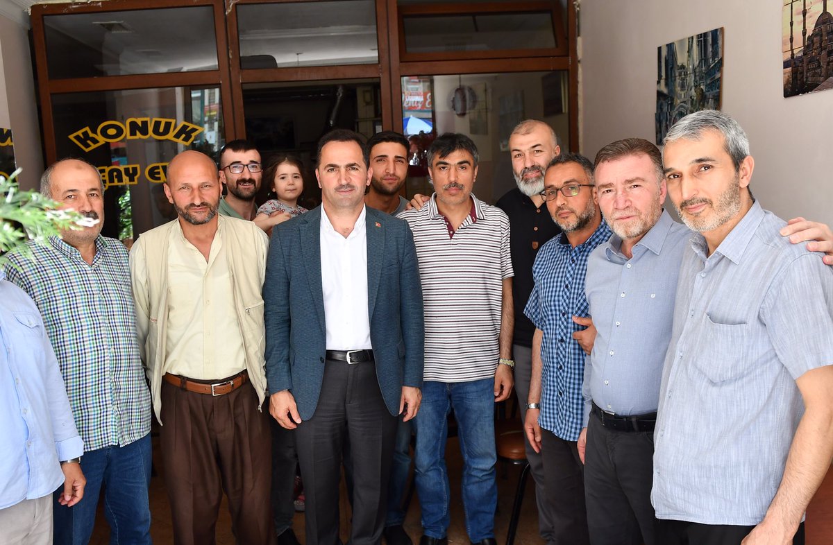 🇹🇷Haydar Ali YILDIZ (@haydaraliyildiz) on Twitter photo Bugün ikinci durağımız Okmeydanı Fatih Sultan Caddesi idi. Esnafımız ve bayram alışverişine çıkan vatandaşlarımızla sohbet ettik, bayramlaştık. 23 Haziran seçimlerinde Binali Başkanımıza destek istedik. <a href="/BY/">Binali Yıldırım</a> #Dahaguzelolacak Bugün ikinci durağımız Okmeydanı Fatih Sultan Caddesi idi. Esnafımız ve bayram alışverişine çıkan vatandaşlarımızla sohbet ettik, bayramlaştık. 23 Haziran seçimlerinde Binali Başkanımıza destek istedik. <a href="/BY/">Binali Yıldırım</a> #Dahaguzelolacak