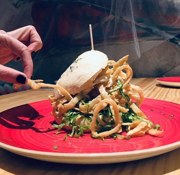 NoktonMagazine's tweet image. Comida madrileña e internacional se dan cita en el restaurante #LaNobia @LaNobiaLavapies 
noktonmagazine.com/nos-echamos-no…