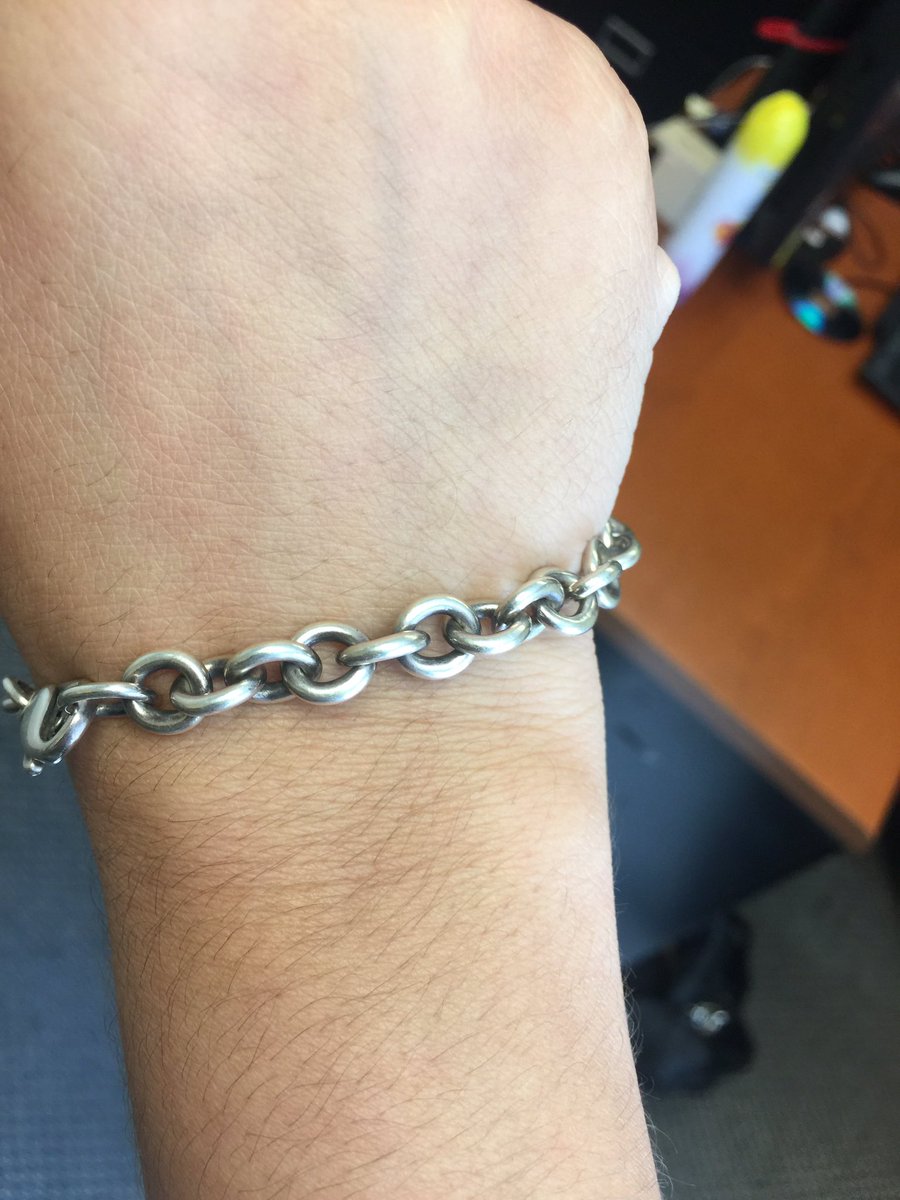 Heather_Capuano's tweet photo. My #rightwrist and #leftwrist #nofreckle #nomole It’s a #myth or I am just that #unique I don’t have a #freckle or #mole on any #wrist #wristfreckle #frecklechallenge #wristfrecklechallenge #challenge #imoneofakind @Allure_magazine @AllureKeys @AarynWhitely #ibrokethemold https://t.co/m6NzXeR3FK