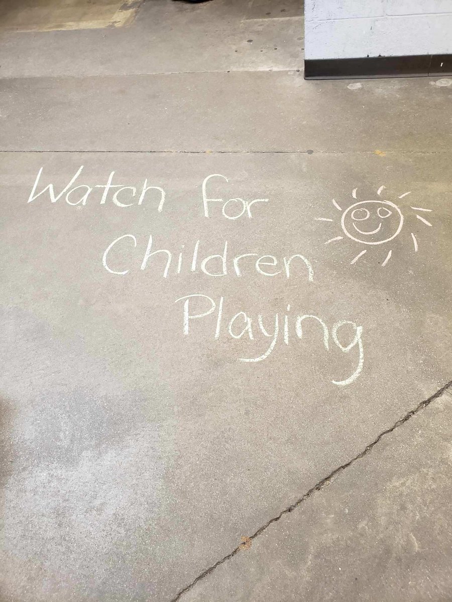 Delawaresafety's tweet photo. Harrington center #ChalkTalk #keys2hydration #summersafety #keys2mysafety #schoolsout
@CHSPKelley @BarbaraRucker5 https://t.co/qEu1oN4zC8