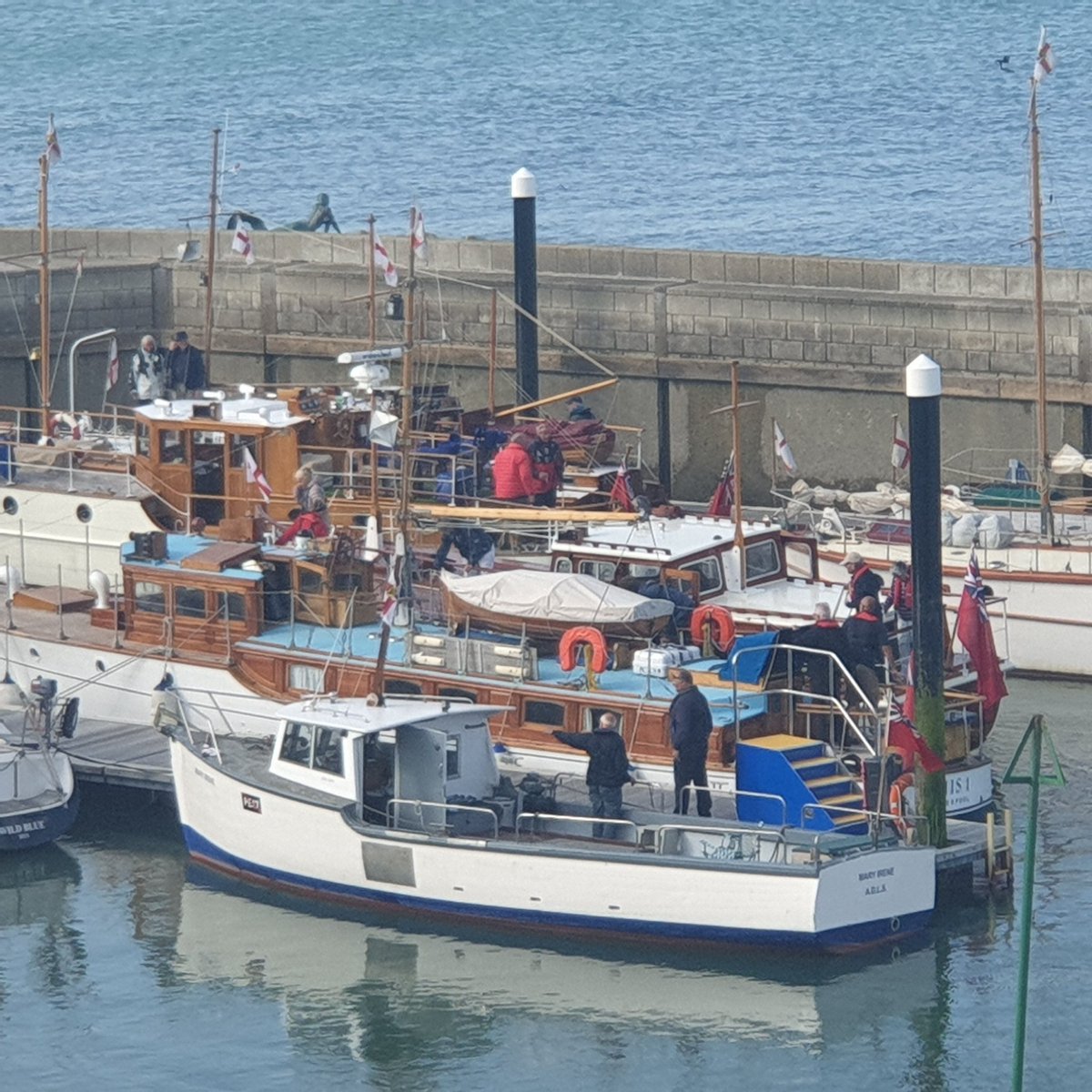 #LittleShipsOfDunkirk sailed into #RoyalYachtSquadron at #Cowes #IsleofWight #DDay75 @iwightradio @VisitIOW @onthewight @iwcponline @itvmeridian @bbcsolent