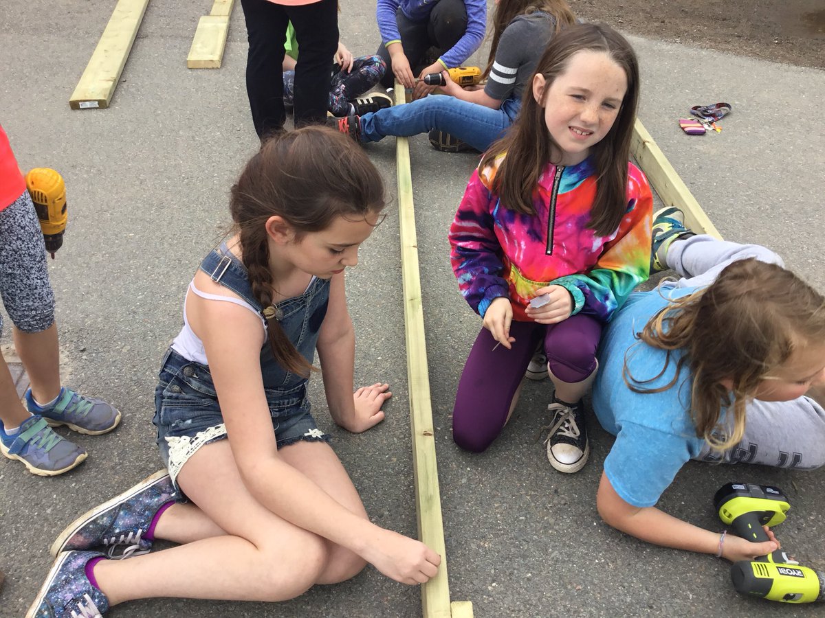 FdsLeary's tweet photo. More garden box building!  #determinationliveshere #schoolgardens @avrceprograms  @FDSPrincipal https://t.co/6UPhmoAaYD