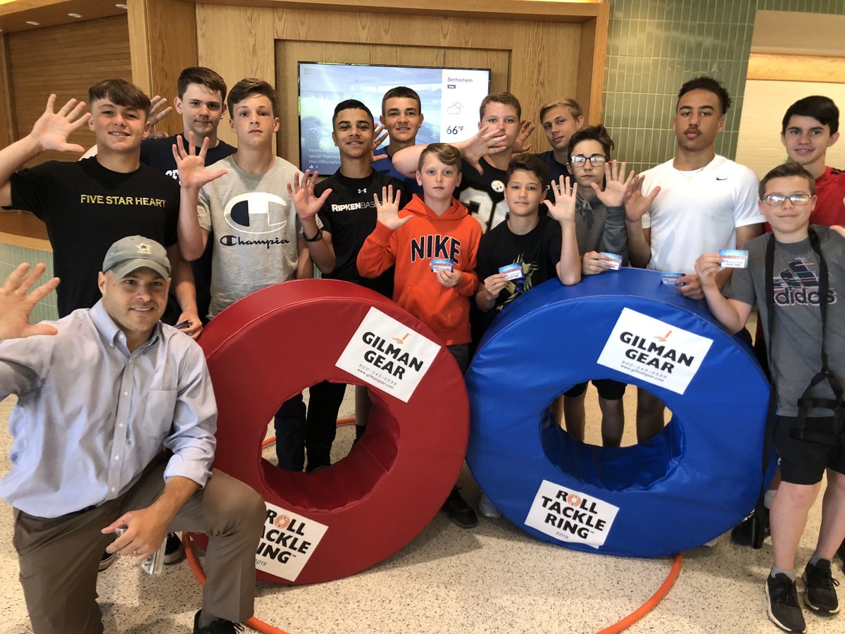 FiveStarHeart's tweet photo. @BethlehemAreaSD @NitschmannMS Proud 8th grade 🏈 players who EARNED their @GilmanGear, Sneaker King gift cards, & trip to @UnderArmour HQ & @NavyFB House of the Brotherhood at our 🏈 clinic. @mystlukes💪. #HEARTOFALION #5STARHEART #EARNIT #ELITEEFFORT https://t.co/36abzQU8wn