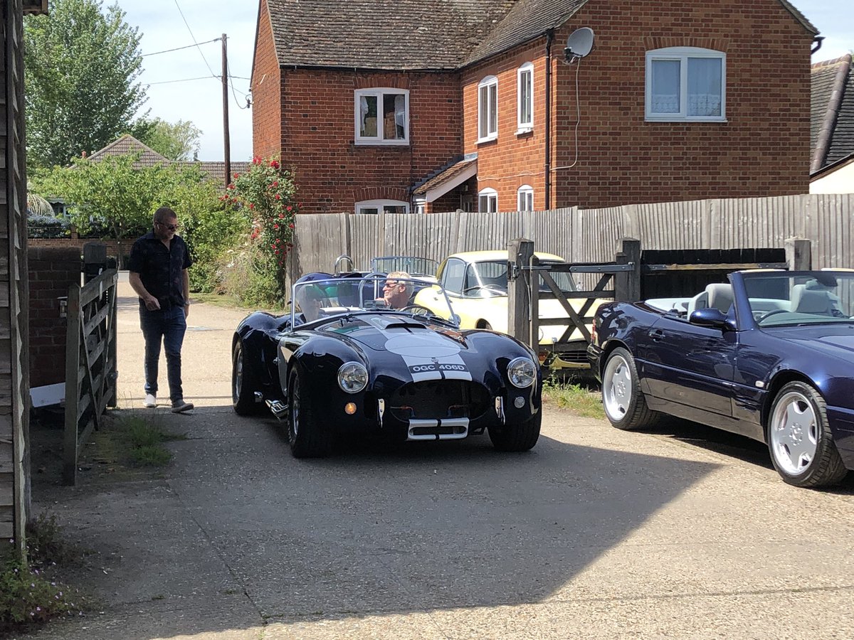 TotalHeadturner's tweet photo. A visit to the shop from COB5001 #ACcobra #accobra #autokraft #autocarriages #originalCobra #cobra427SCmk111 #mk3cobra #427SC #CobraSC #427sideoiler #realdeal #cobraSC #semicomp #realcobra #cob5001 #cobrasofbritain #autocraftcobra #ACcars #dreamcar https://t.co/KnrFb1y8yj