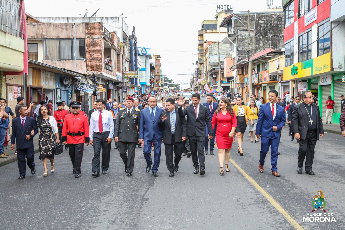 Desfile Cívico y Folklórico por las fiestas de cantonización de Morona 
Con gran alegría participaron delegaciones educativas, instituciones públicas, privadas y organizaciones sociales que decían ¡Viva Morona!