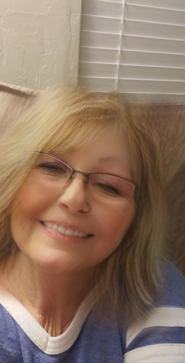SharonW74527779's tweet photo. Hello  Kenny I sure wish I could meet you. 🙏💕💕💋🌵🌵🌵 https://t.co/dprhlY9ii4
