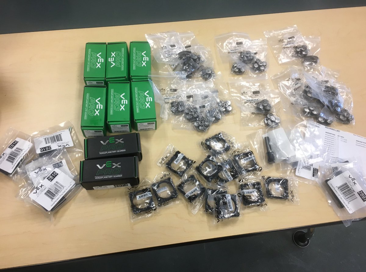 h2odad's tweet photo. Looks like we have transmissions covered @ftc5086 for #SKYSTONE @FTCTeams #vexpro @VEXRobotics https://t.co/miYdaeYhHq