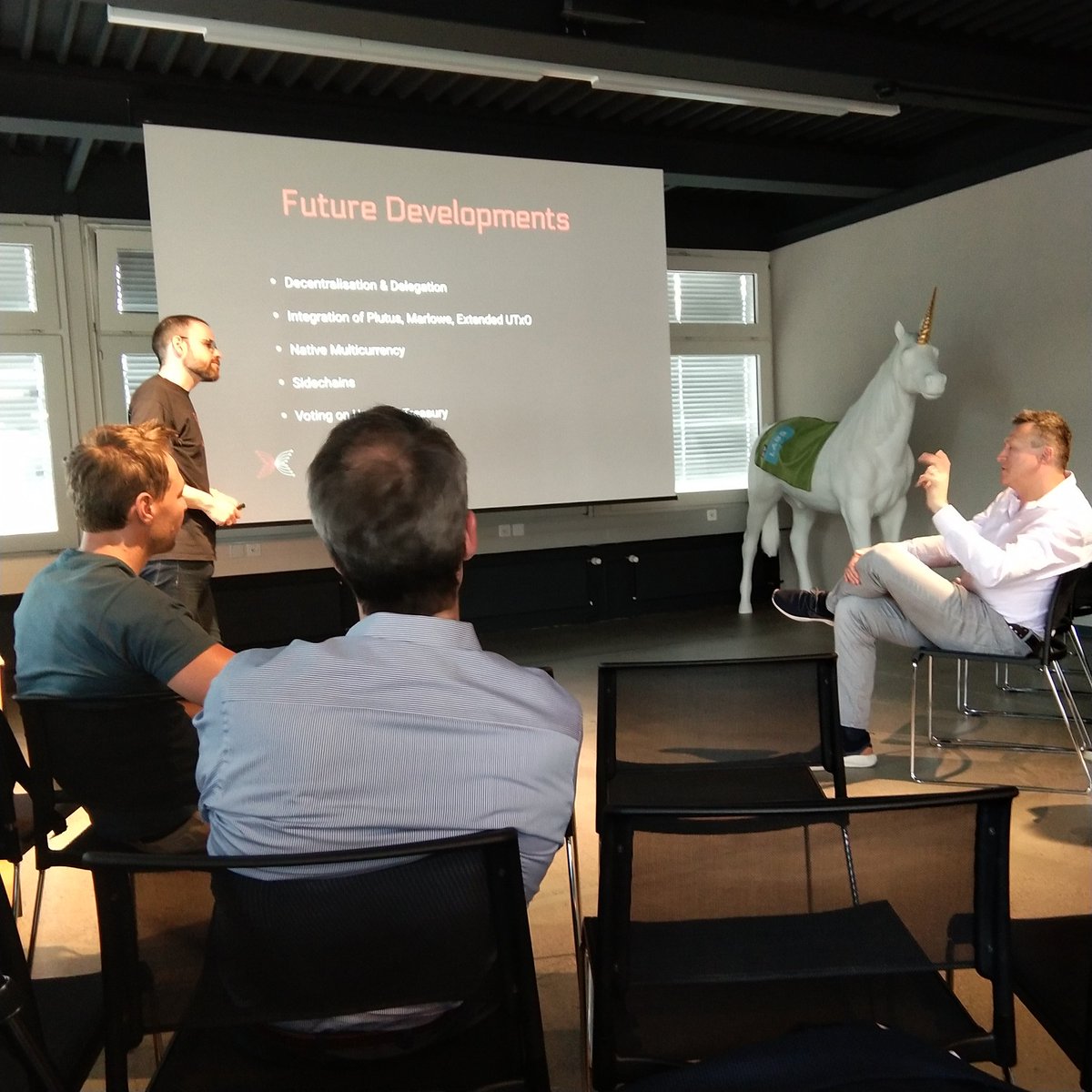 kimeoapp's tweet photo. It's Monday so not too big a crowd but got some interesting startups and people in the crowd.

@kimeoapp @EnginChaglar @CryptoPolicecom @bytes_io @TheBitFreezer @PocketJamApp @orvium @tezsure and more. https://t.co/zPSjNAznnz