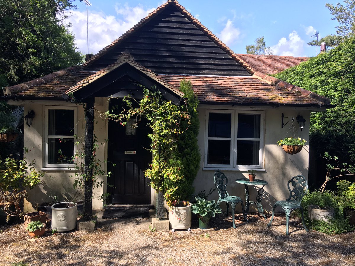 My home for until Friday while I’m away for work in the South Downs. #ukemergencysupportservices #supportingthesupporters #togethernotalone #medicalcover