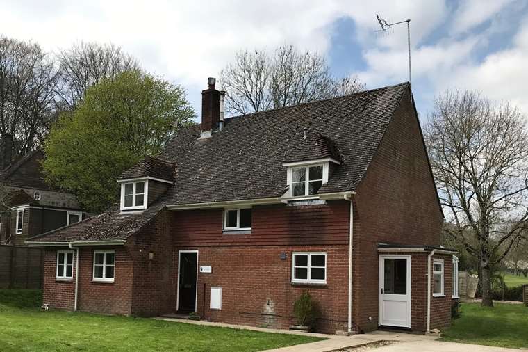Symonds &amp; Sampson’s property auction on 24 May attracted a large crowd of regional and national buyers ensuring that good prices were maintained. To find out more and for upcoming auctions: 

#symsam #symondsandsampson #sherborne #auction #auctioneers #may