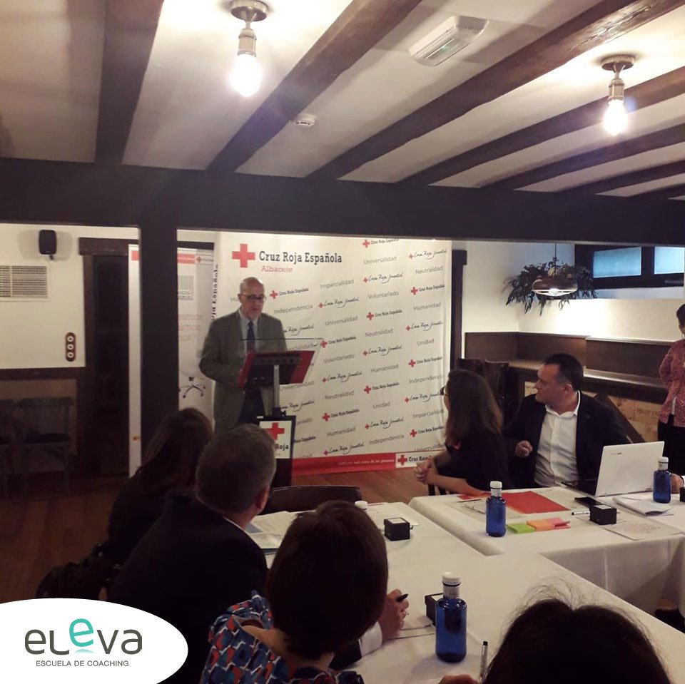 elevacoaching's tweet image. Fantástica mañana de mesa redonda de empleo para colectivos vulnerables. @Valeria_Aragon como dinamizadora de la mesa promovida por @CruzRojaEsp "ha sido una Experiencia súper provechosa e interesante donde todos aprendimos de todos."