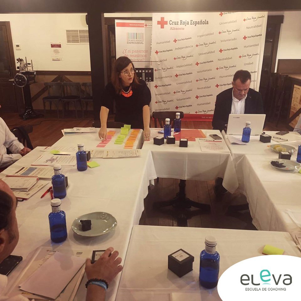 elevacoaching's tweet image. Fantástica mañana de mesa redonda de empleo para colectivos vulnerables. @Valeria_Aragon como dinamizadora de la mesa promovida por @CruzRojaEsp "ha sido una Experiencia súper provechosa e interesante donde todos aprendimos de todos."