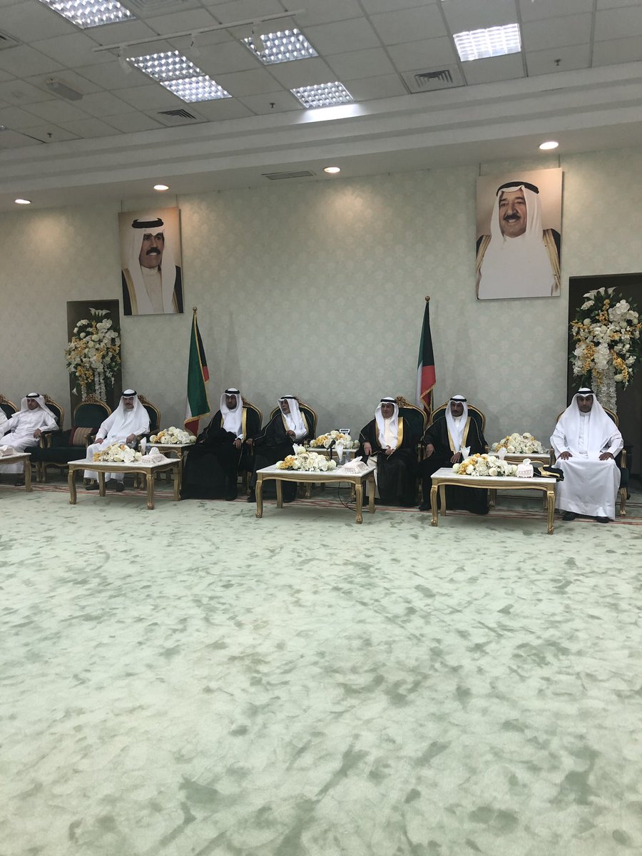 Kuwaitmoj's tweet photo. إجتماع هيئة الرؤية الشرعية الليله إلتماساً لرؤية هلال شهر شوال لعام ١٤٤٠ هجري https://t.co/H4NoGSfAML