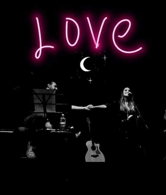 SiemprePorDulce's tweet photo. Me morΓ de amor com esta foto π @DulceMaria @PacoAlvarezV Dios los guie y bendiga este amor tan lindo que tienen,los quiero #PacandyForever π β€ https://t.co/4jSdFMFeiz
