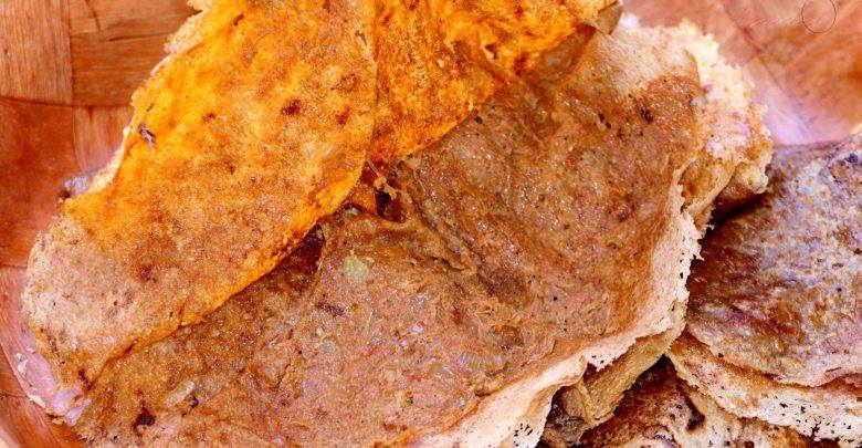 MERDEFC'est la mahjouba de la région de Touat et Tidekelt. Il s'agit de plusieurs couches de pâtes farcies avec un mélange d'oignons , tomates , piments,dattes (très petite quantité ) et épices . La pâte est faite avec de la farine , sel et eau.