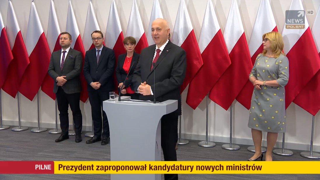 Mandat europosła w kieszeni, to <a href="/jbrudzinski/">Joachim Brudziński 🇵🇱</a> flag #UE już nie potrzebuje. 
Euroentuzjazm #PiS był - jak można było się spodziewać - ściemą