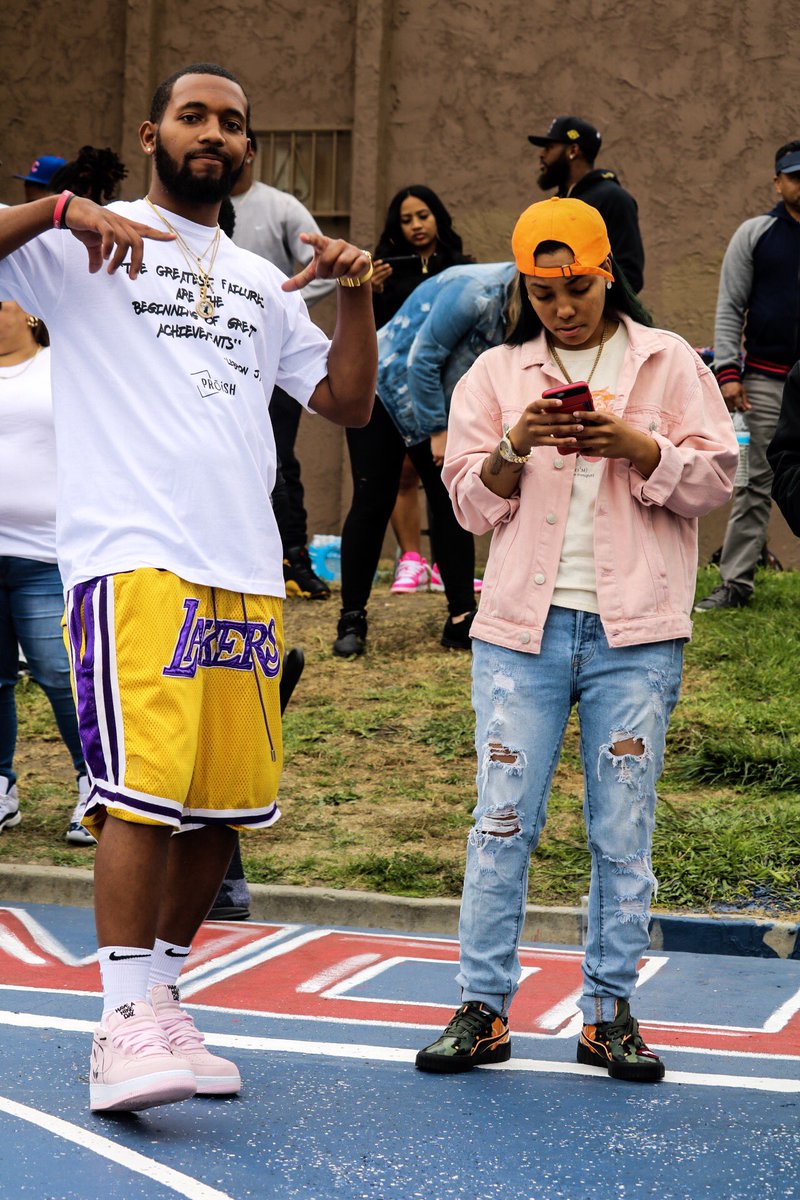 C0ACHMAS's tweet image. Caption this... #ComptonsFinest