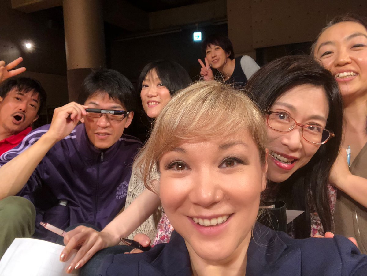 t_iridescence's tweet photo. いよいよ金曜日❤️両キャスト仲良く頑張ってきました😊各違う文化の視点からこの作品をどう描く学科が今回の課題でした。両作品を見る場合は割引があります💕、是非観に来てくださいね。#シアターイリデセン #theatreiridescence  #饒舌な罪びと #千種文化小劇場 #名古屋劇団#英語#劇#舞台#劇団#演出 https://t.co/Z9IdEhZSbr