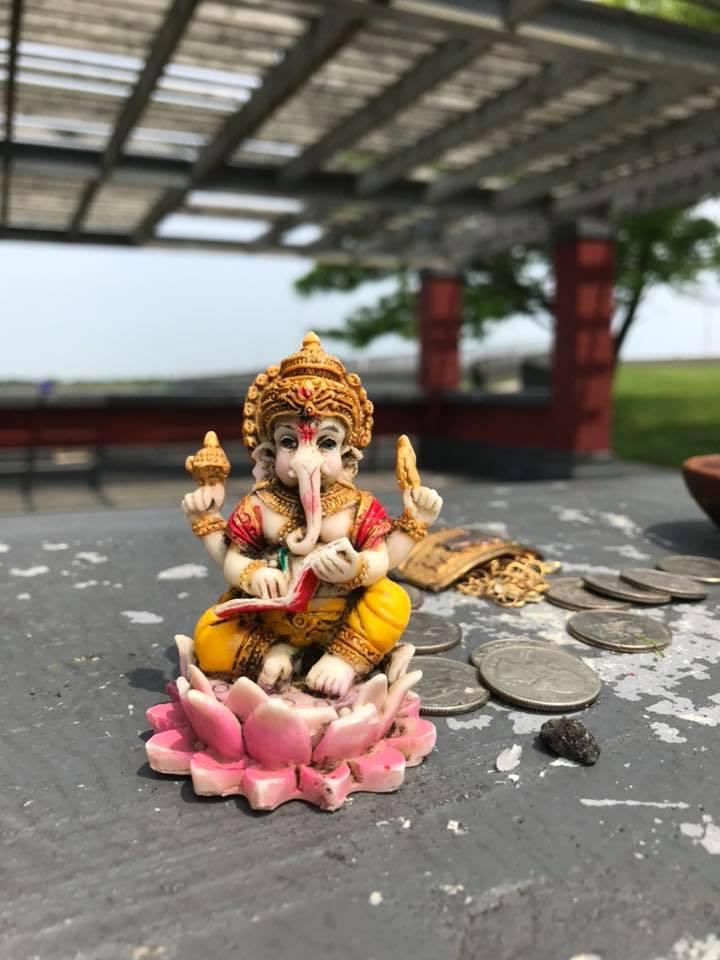SadhanaHindus's tweet photo. We ask Hindus everywhere to perform only eco-friendly worship. Please do not leave our beautiful deities to be broken and damaged. Do not leave cloth that gets wrapped into the rocks, styrofoam containers for Prasad which never biodegrades, etc! #ProjectPrithvi https://t.co/tYom6izGir