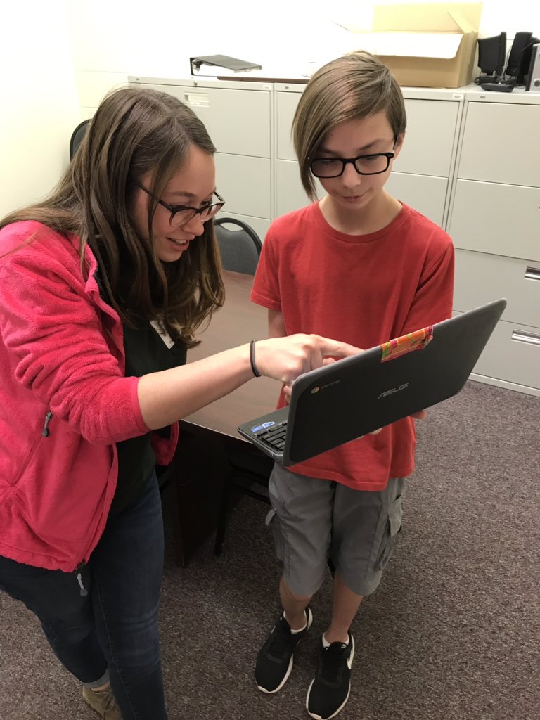 ReffertJeff's tweet photo. Future 8th grade Forester shares detailed computerized plan with Ms. Colbert.  Research and development stage is officially underway!🌳🌲 https://t.co/PHTVvl2j4f