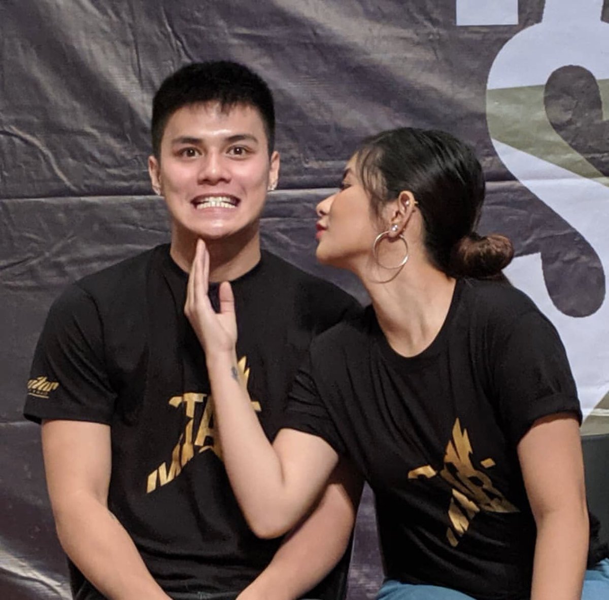 PurpleHeart1026's tweet photo. Sobrang sweet!huhuhu sana all!
May forever sa LoiNie!!

(ctto)
@iamAndalioLoisa @iamr2alonte 
#LoiNie
#StarMagic27 https://t.co/9loJqRlAIk