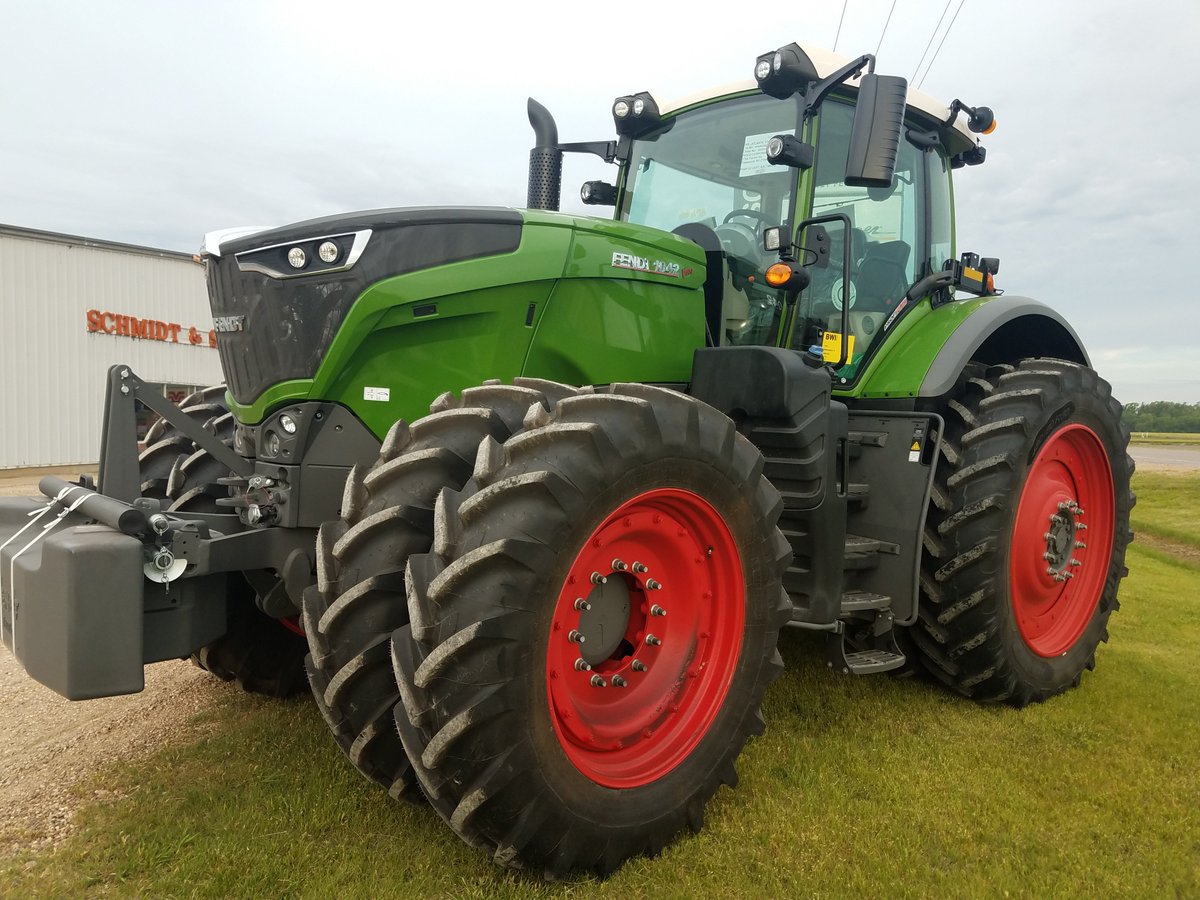 SchmidtInc's tweet photo. IT'S HERE!!!  We are excited to have received our 1st Fendt 1042 Tractor  and to be able to offer this tractor to our South Central Kansas and  North Eastern Oklahoma farmers.  Give us a call to get a glimpse of what  this tractor is capable of doing for you. @Fendt_NA @AGCOcorp https://t.co/MjkHhbUy9W
