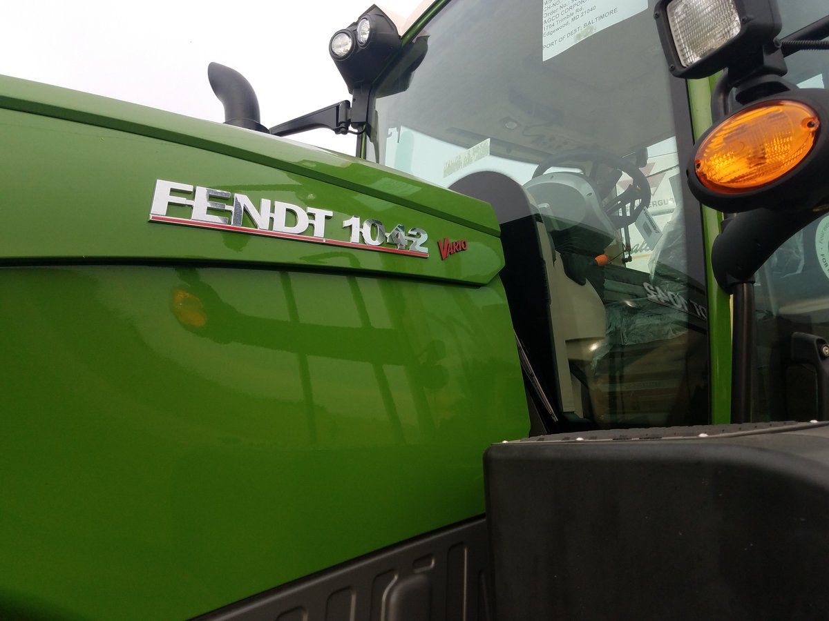 SchmidtInc's tweet photo. IT'S HERE!!!  We are excited to have received our 1st Fendt 1042 Tractor  and to be able to offer this tractor to our South Central Kansas and  North Eastern Oklahoma farmers.  Give us a call to get a glimpse of what  this tractor is capable of doing for you. @Fendt_NA @AGCOcorp https://t.co/MjkHhbUy9W