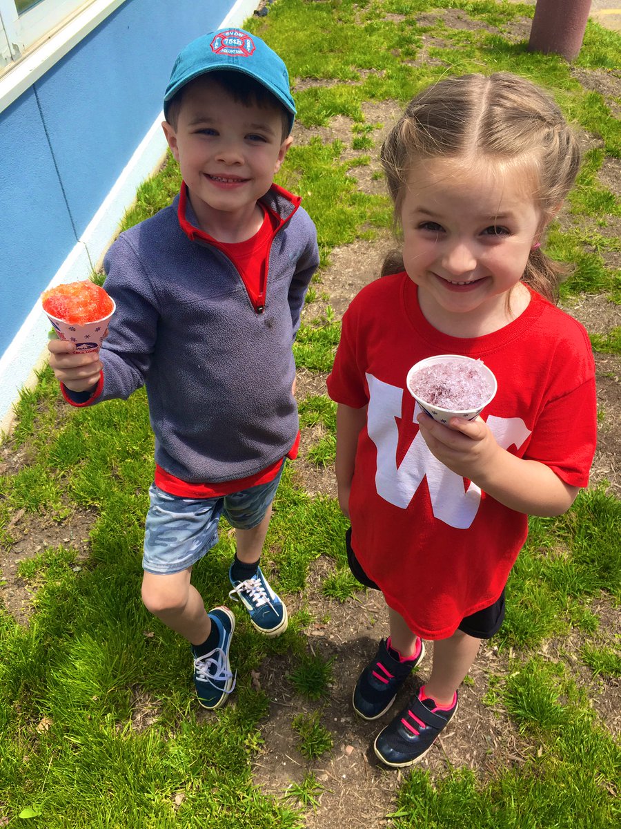 MsStocker2's tweet image. YUM! These treats ended our field day on a sweet note! 🍦 @TraKeilty