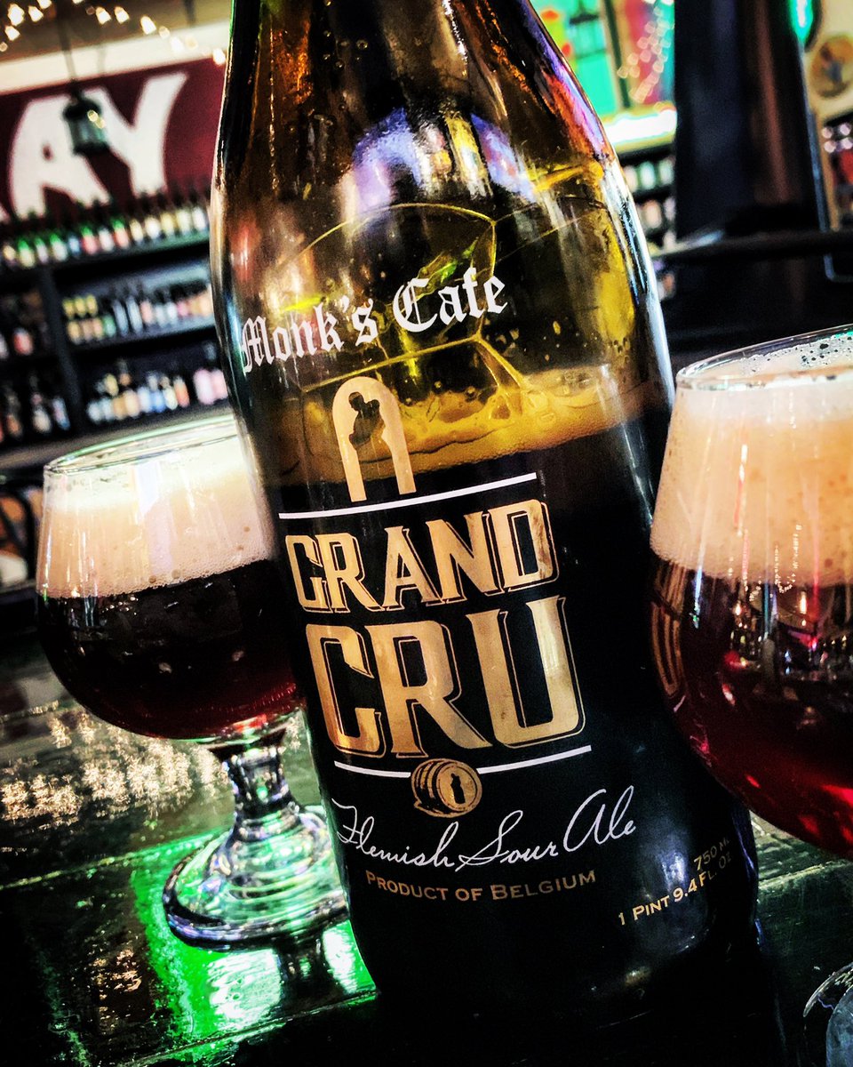 BEERchitect's tweet photo. Turning tradition into excellence. Van Steenberge “Monk’s Cafe Grand Cru” https://t.co/yQ3wwerv3Y #oakaged #flandersale #sourale #belgianbeer #craftbeer #classicbeer #beer #hiccup! https://t.co/TtISpgTCXt