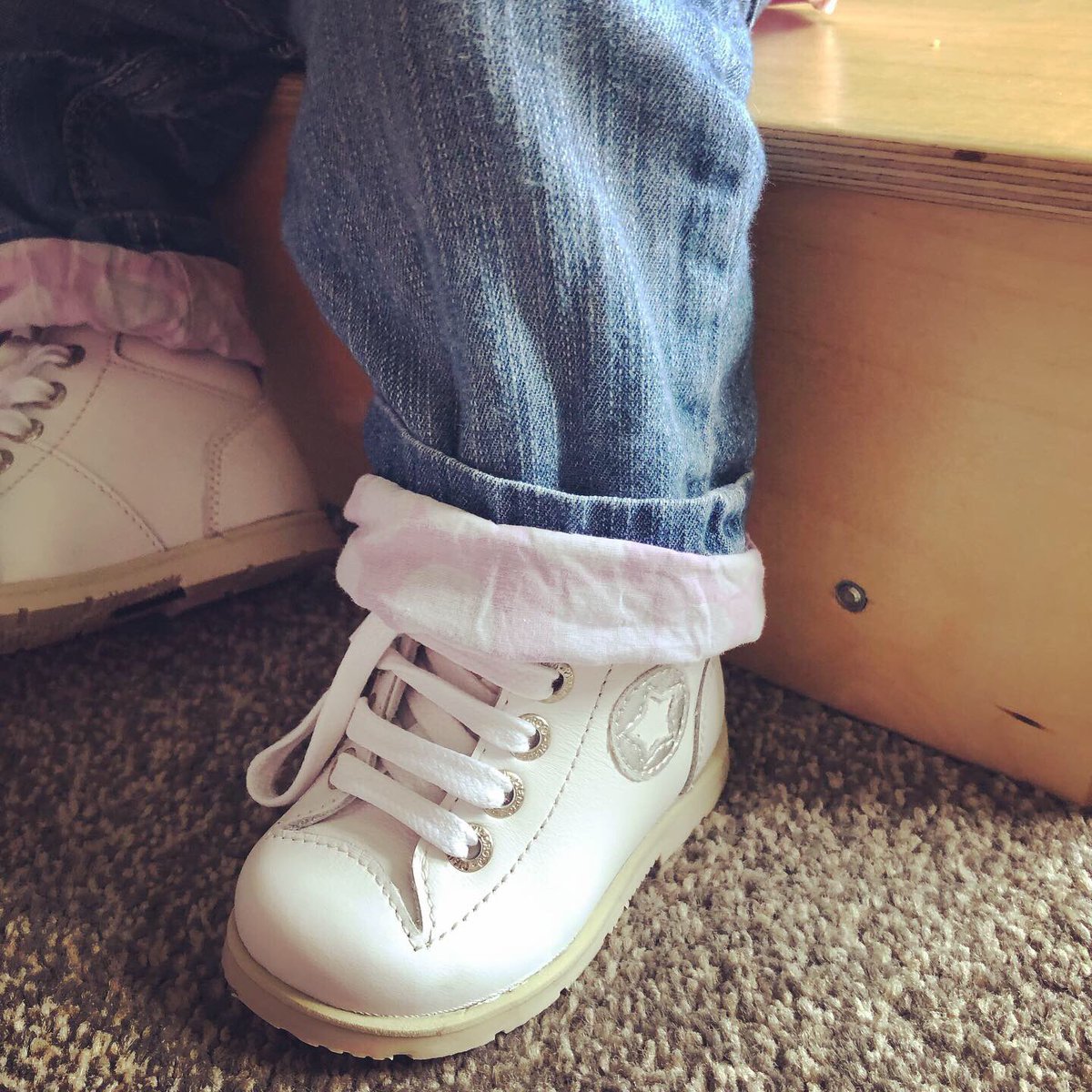 ebaggaley's tweet photo. #firstshoe kind of day. Can’t wait for her to start taking her #firststeps now she’s standing much better in her #piedroboots this little girl is so #determined it got me thinking when do we stop having so much determination to #nevergiveup until we reach our goals? #theluckyfew https://t.co/COWaM66oOB