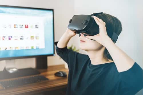 NewHomeSource's tweet image. Virtual reality is changing the home buying experience and becoming a key tool for builders and Realtors.

newhomesource.com/guide/articles… 

#homeshopping #virtualreality #NewHomeGuide