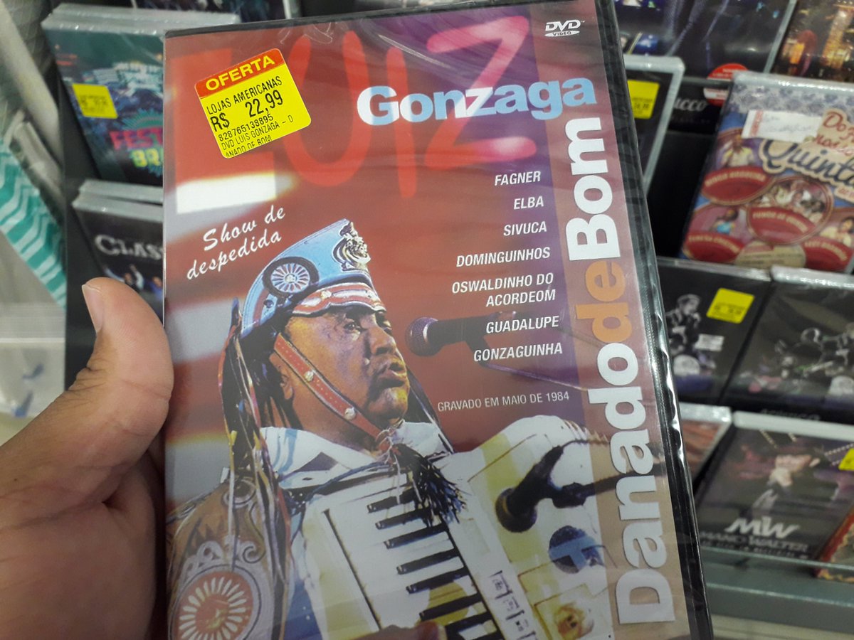 LipeML's tweet photo. Passei uns 20 minutos carregando essa foto porque esse DVD é MUITO PESADO. #DanadoDeBom https://t.co/Og4BqamZ7B